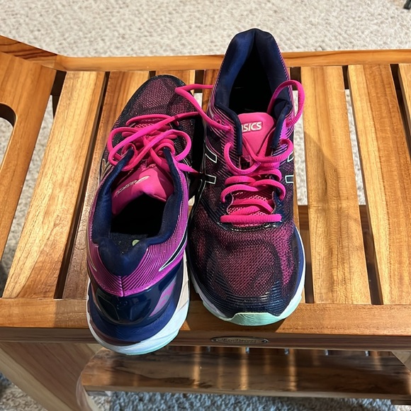 ASICS - Picture 6 of 7